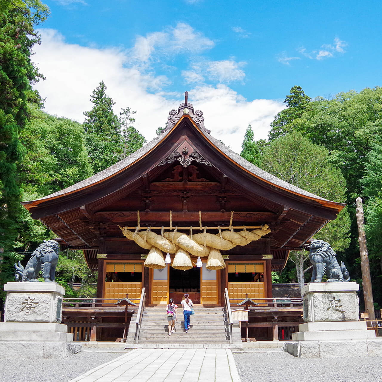 最古の神社の一つといわれる 諏訪大社
